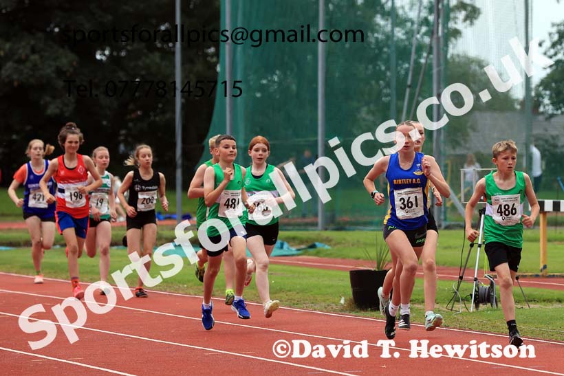 The 1500 metres, Wednesday, july 24th, 2024 NEGP 5, Monkton Stadium.  Photo: David T. Hewitson/Sports for All Pics
